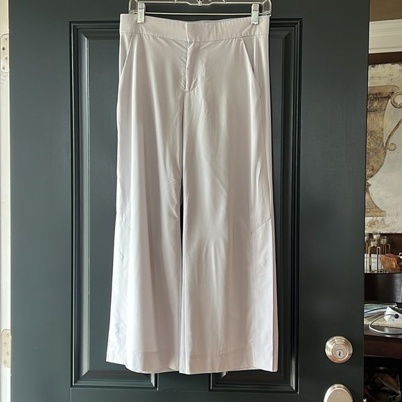 Athleta Tribeca Light Gray Wide Leg Cropped Track Pants Size 2 - Picture 2 of 16